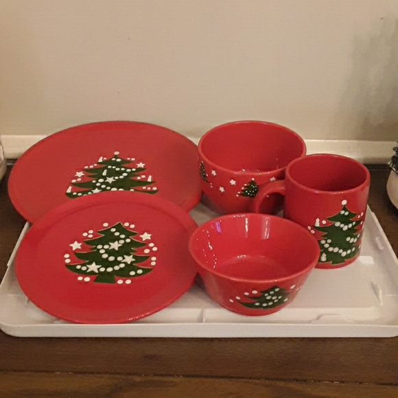 Get ready/ Waechterbach Germany Christmas dishes - Picture 1 of 2